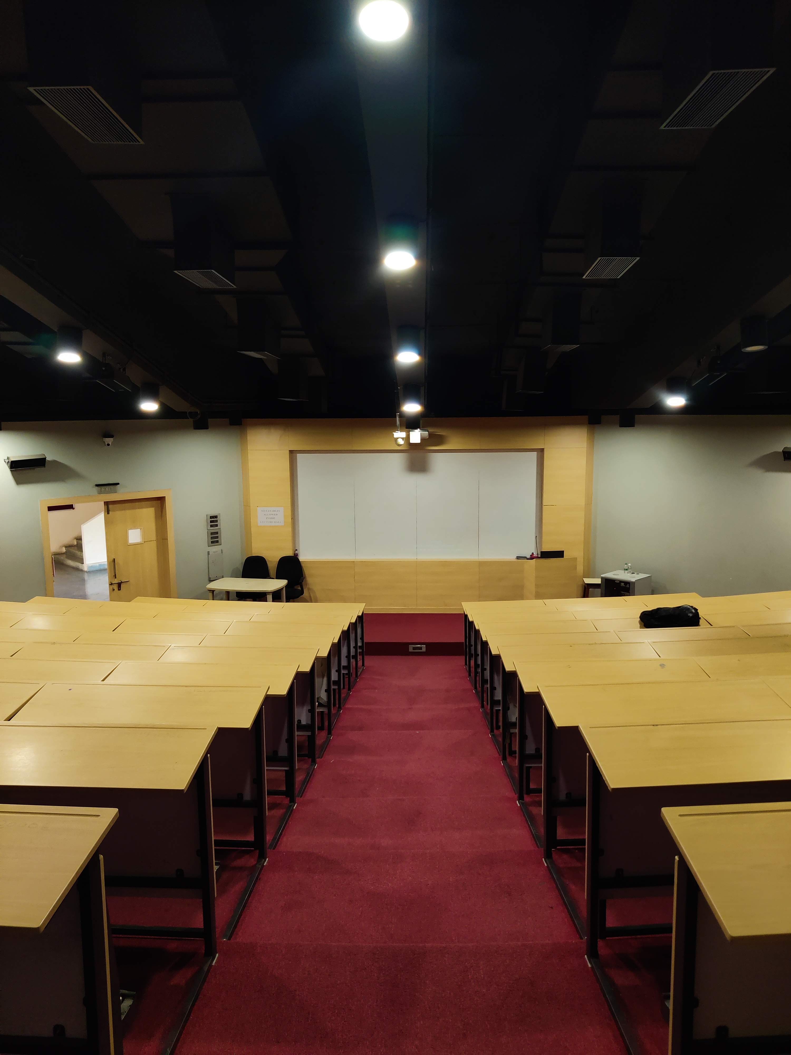 Bharati Vidyapeeth University Medical College, Pune campus view 7