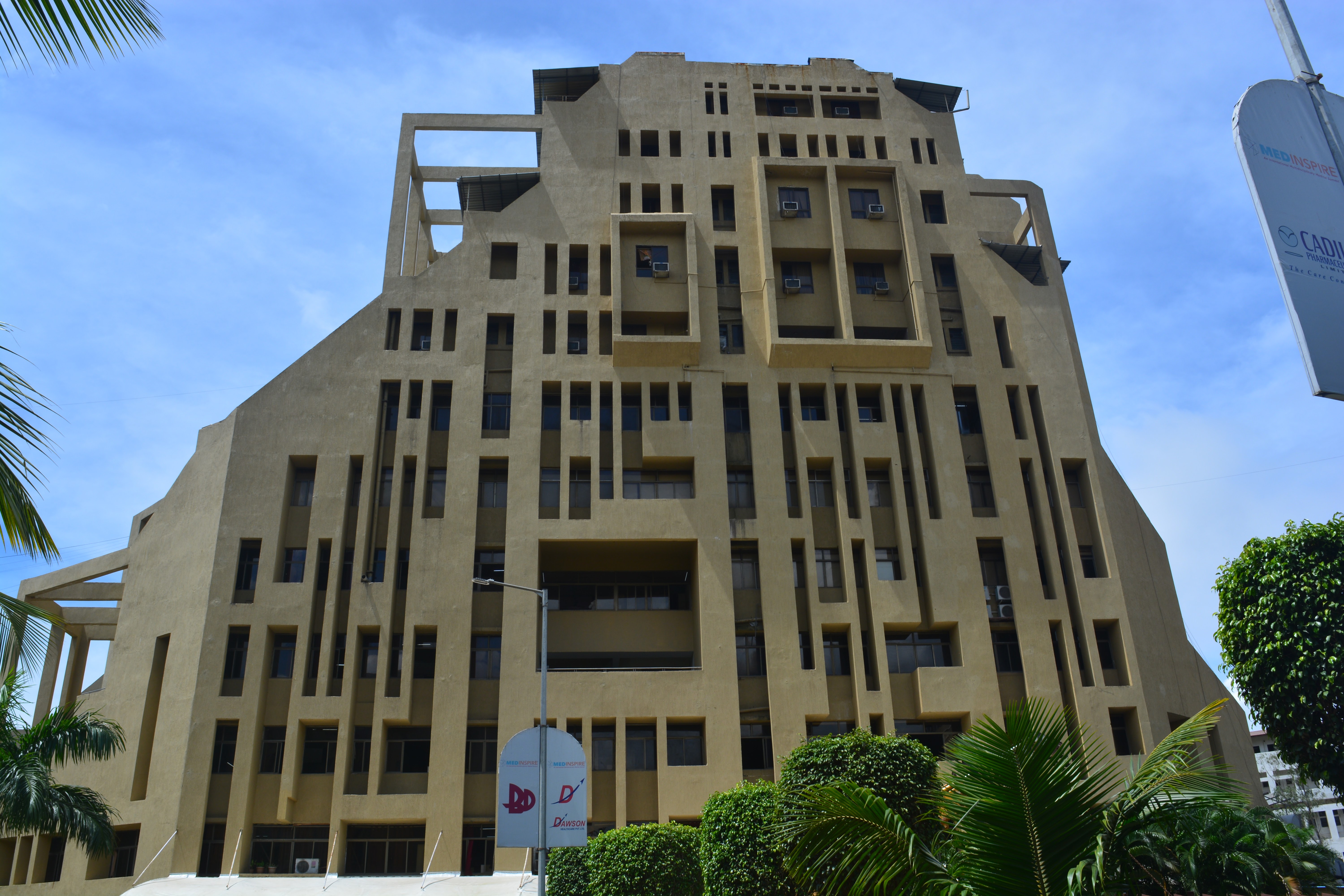 Padmashree Dr. D.Y.Patil Medical College, Navi Mumbai campus view 8