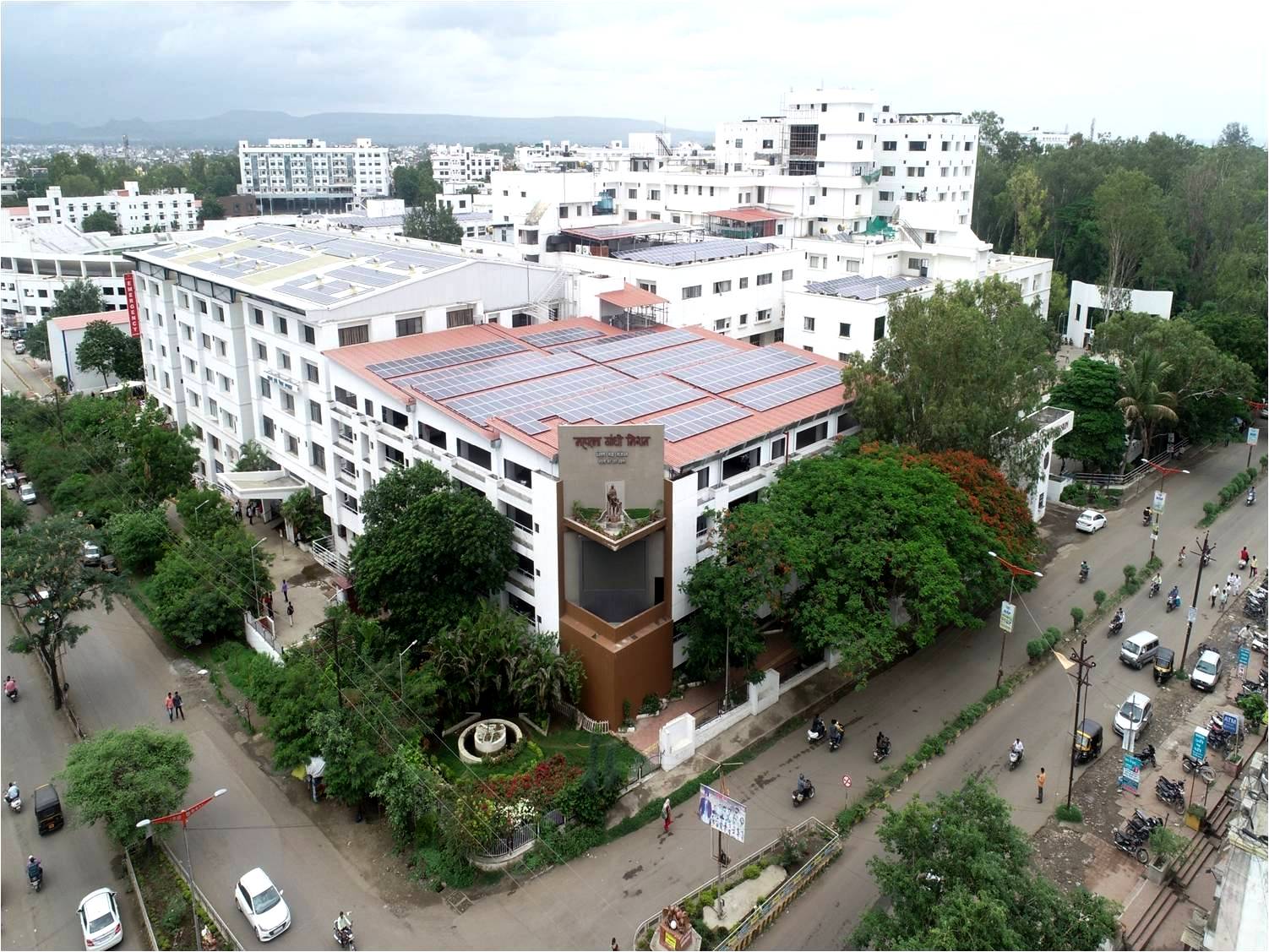 Mahatma Gandhi Missions Medical College, Aurangabad campus view 3