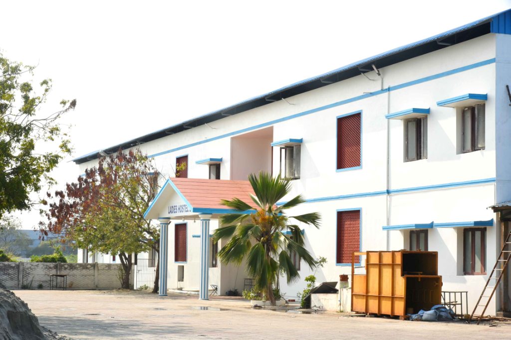 Vinayaka Missions Medical College, Karaikal, Pondicherry campus view 18