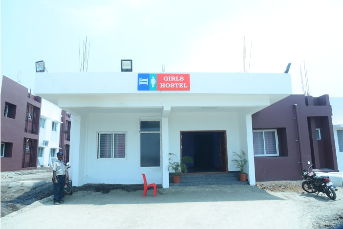 Vels Medical College & Hospital, Tiruvallur campus view 3