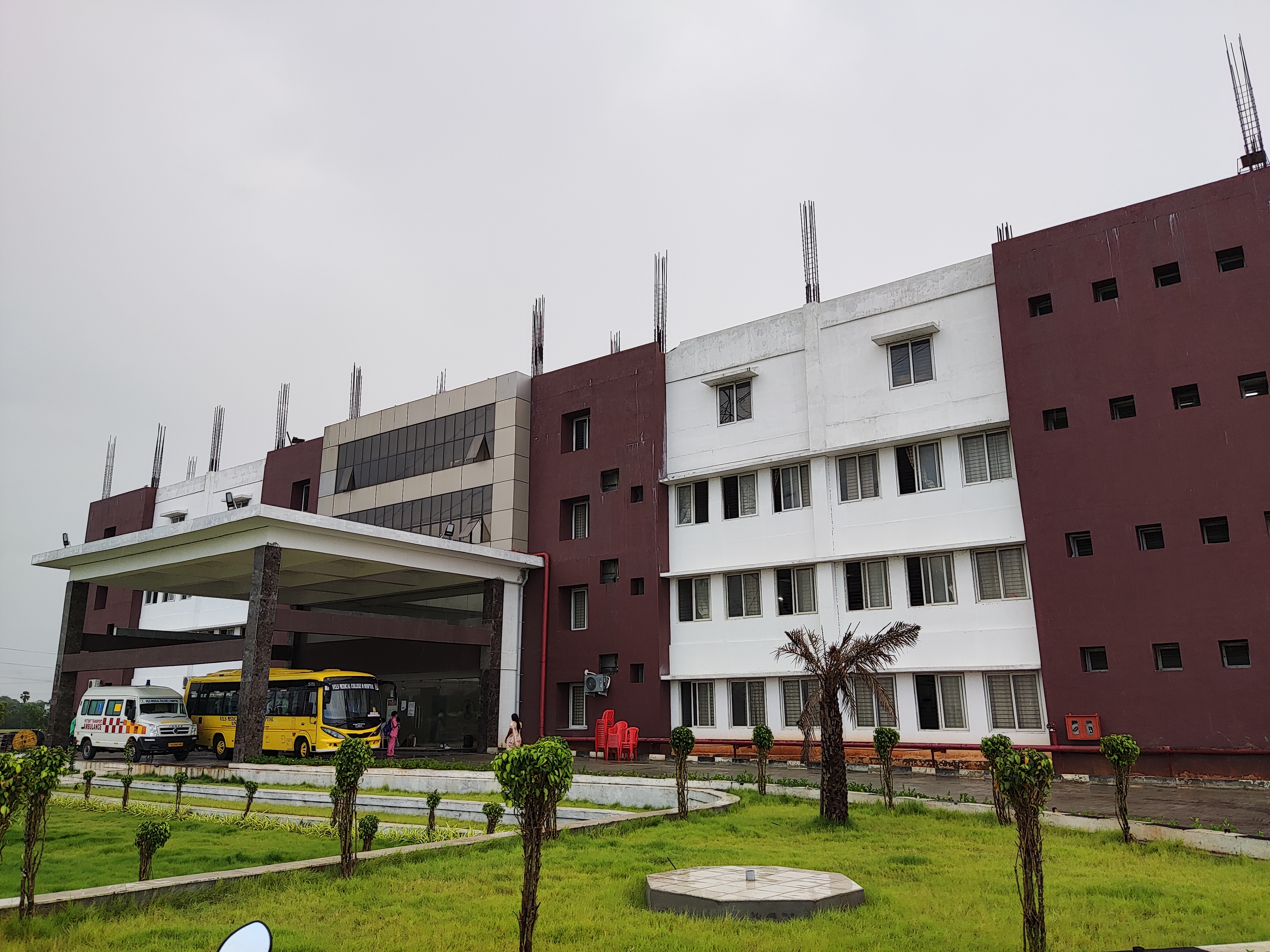Vels Medical College & Hospital, Tiruvallur campus view 9