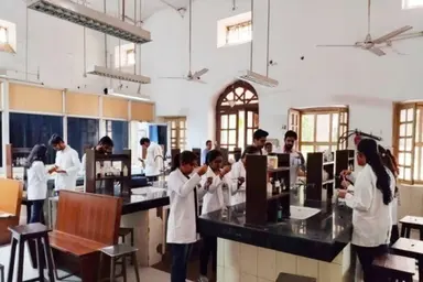 Ayurvedic and Unani Tibbia College- Ayurveda , 
Karol Bagh, Delhi 
 campus view 1