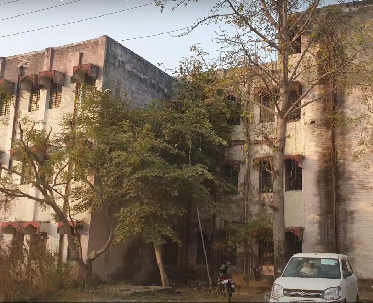 Shri Lal Bahadur Shastri Smarak Government 
Ayurvedic College and Hospital , Handia Prayagraj, U.P.
 campus view 4