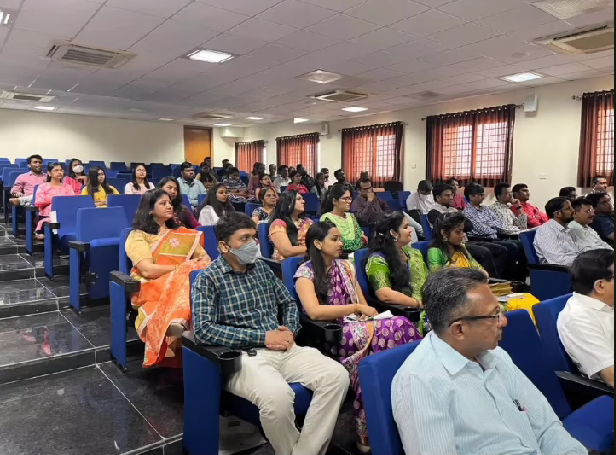 Govt Akhandananda Ayurveda College, Ahmedabad, Gujarat campus view 5