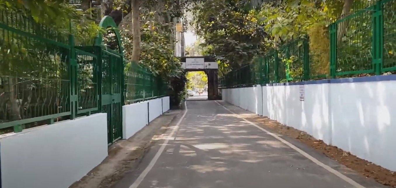 RA Podar Ayurved Medical College in Mumbai campus view 2