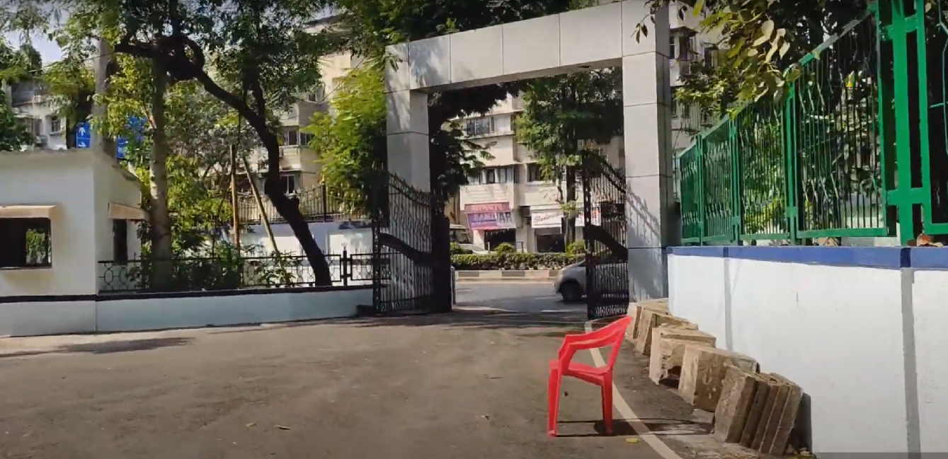 RA Podar Ayurved Medical College in Mumbai campus view 3