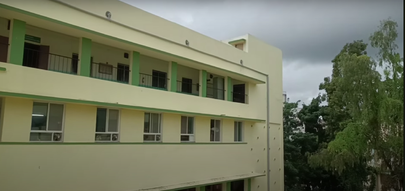 Tilak Ayurved Mahavidyalaya, Pune, MS  campus view 37