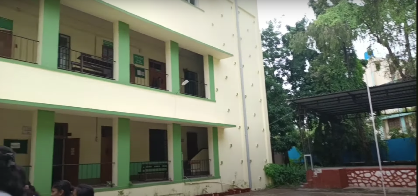 Tilak Ayurved Mahavidyalaya, Pune, MS  campus view 40