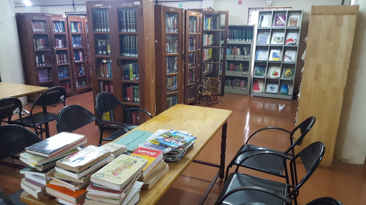 Vaidyaratnam P.S. Varier AC, Kottakal, Kerala  campus view 6