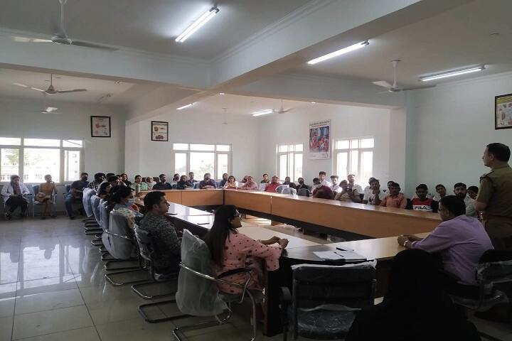 Ayurvidya Prasarak Mandals Ayurved, Sion, Mumbai  campus view 6