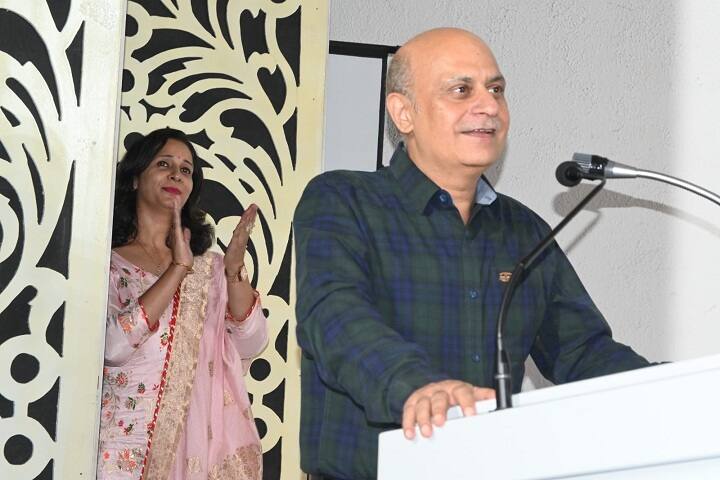 Ayurvidya Prasarak Mandals Ayurved, Sion, Mumbai  campus view 4