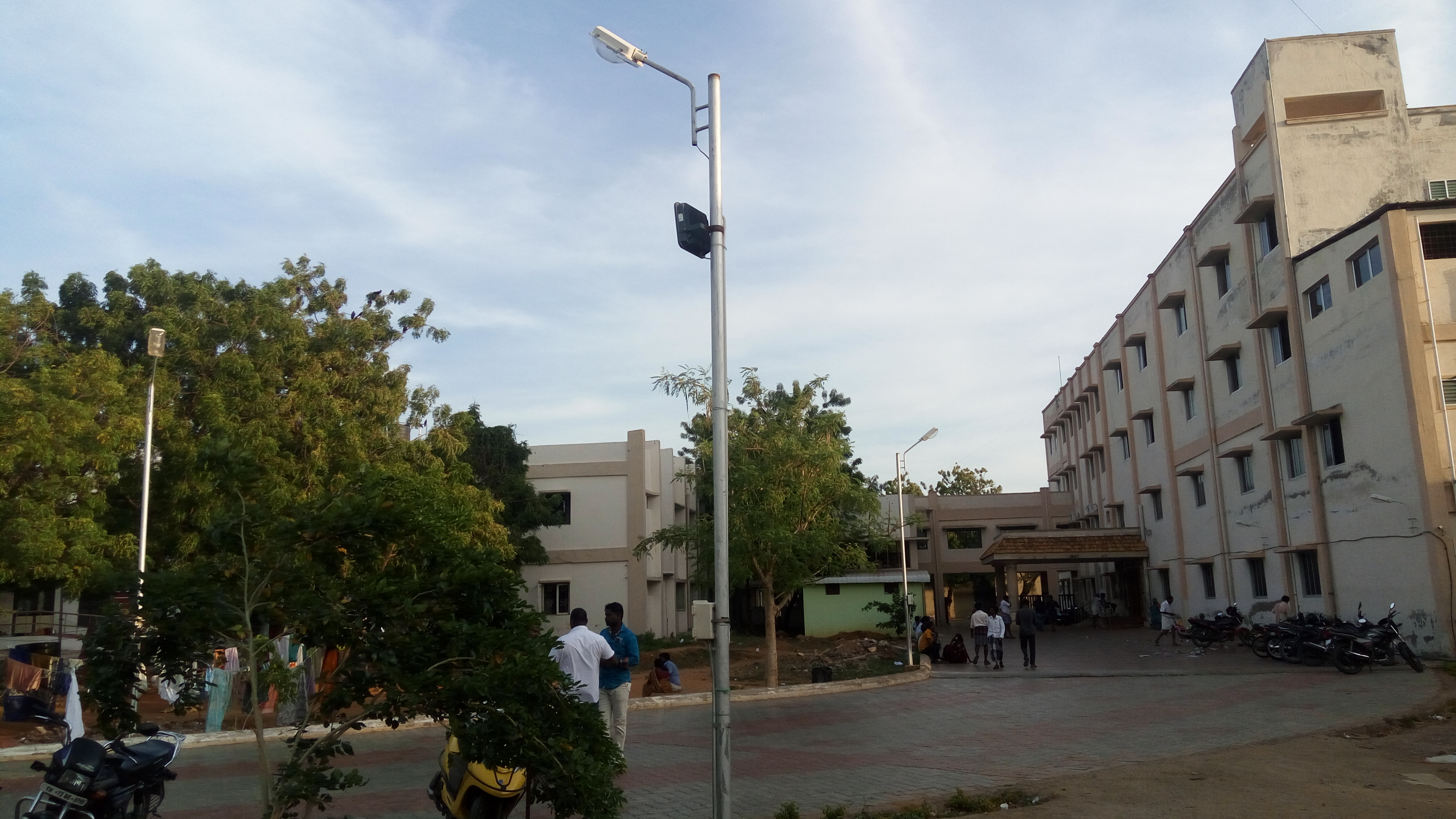 Tirunelveli Medical College,Tirunelveli

 campus view 9