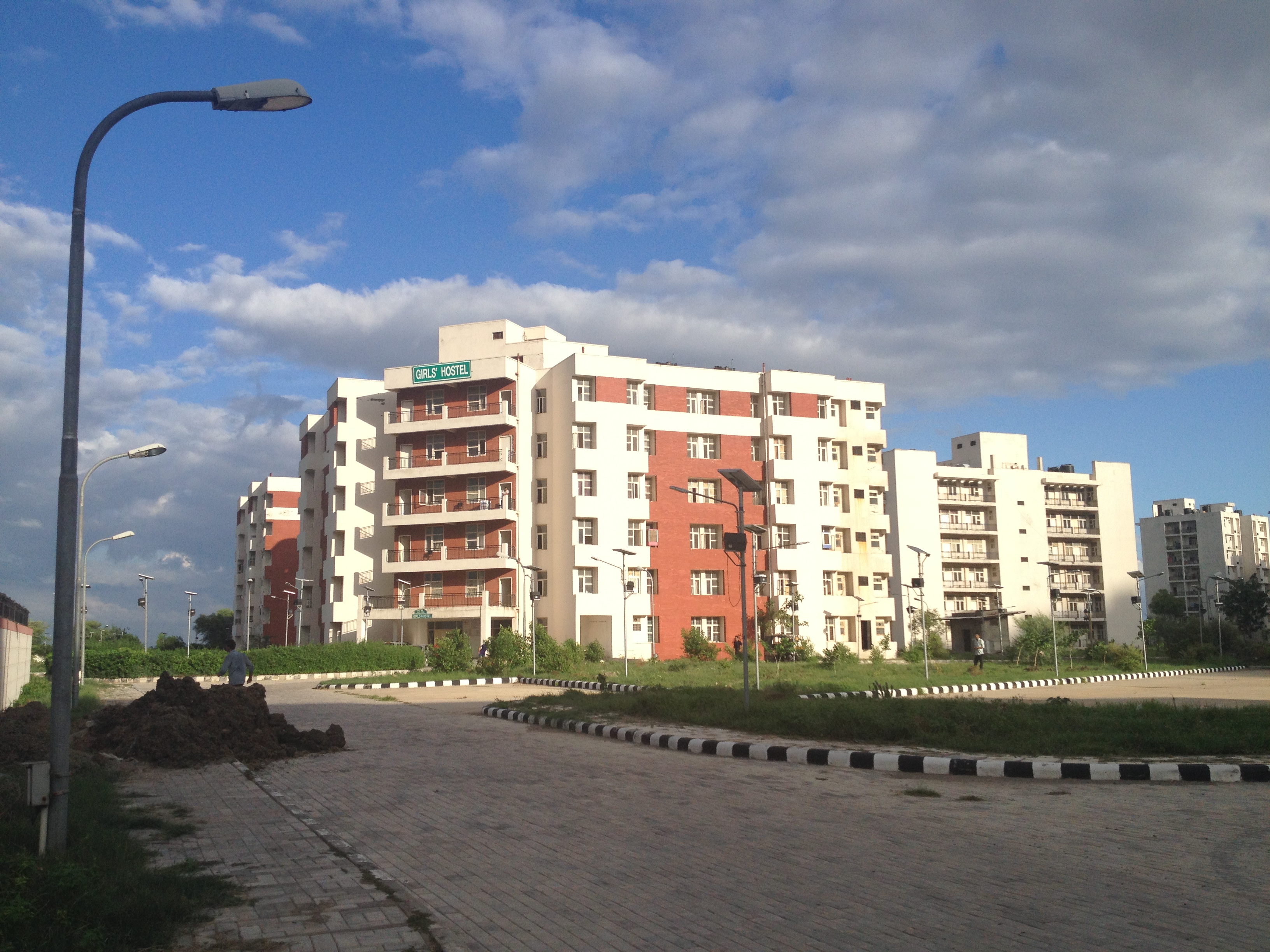 Shaheed Hasan Khan Mewati Government Medical College, Nalhar campus view 3
