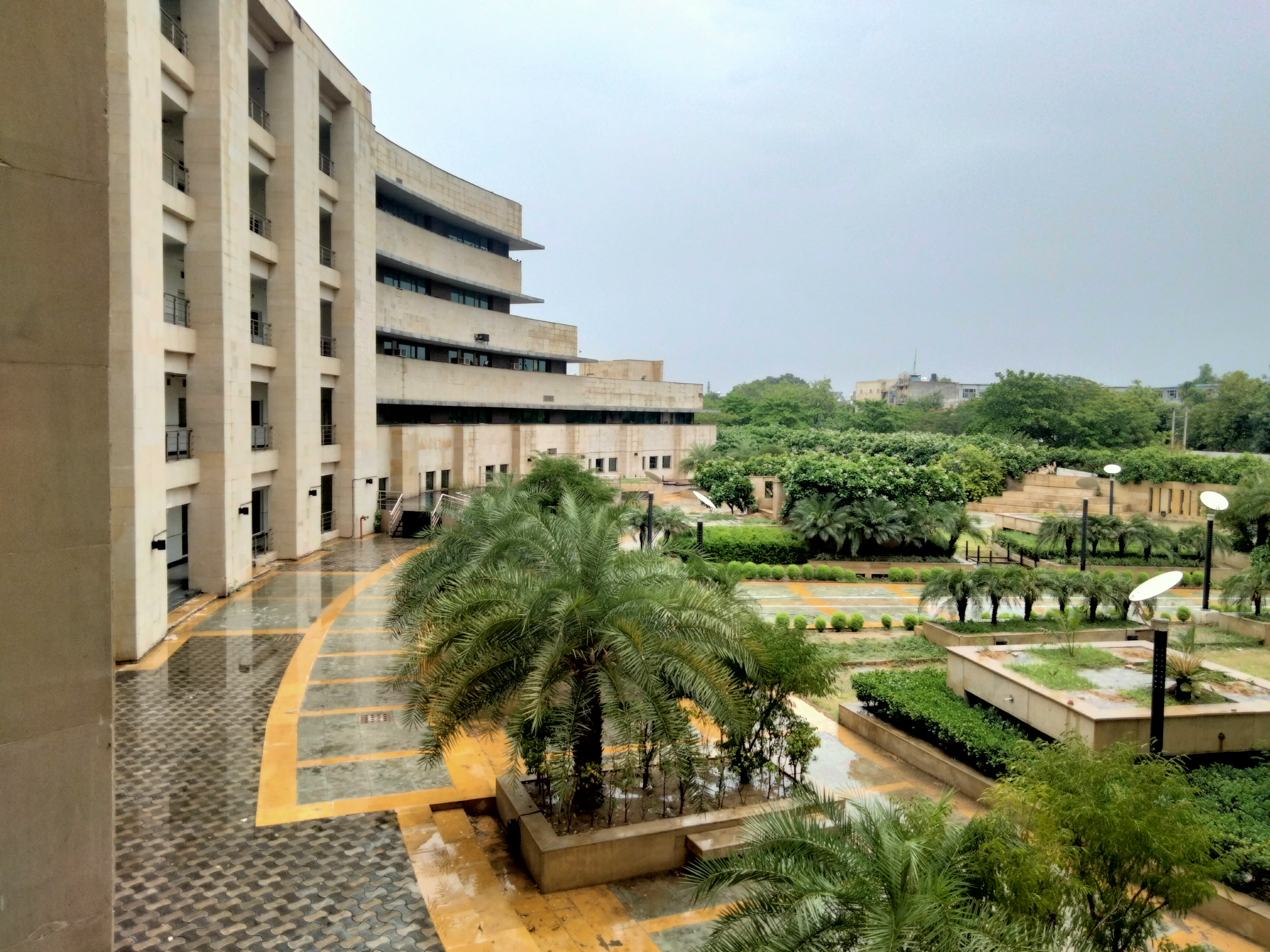 ESIC Medical College, Faridabad campus view 4
