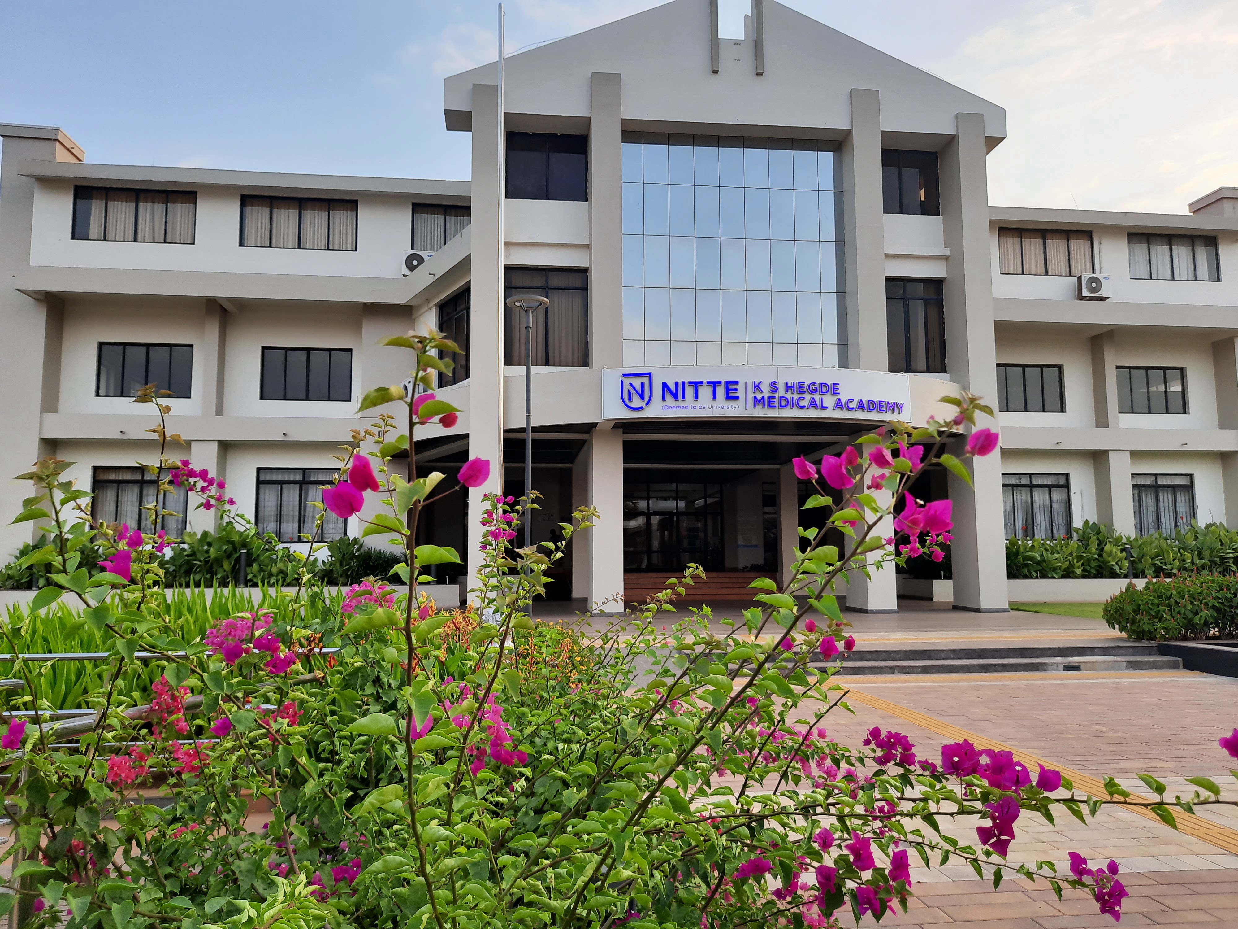 K S Hegde Medical Academy, Mangalore campus view 3