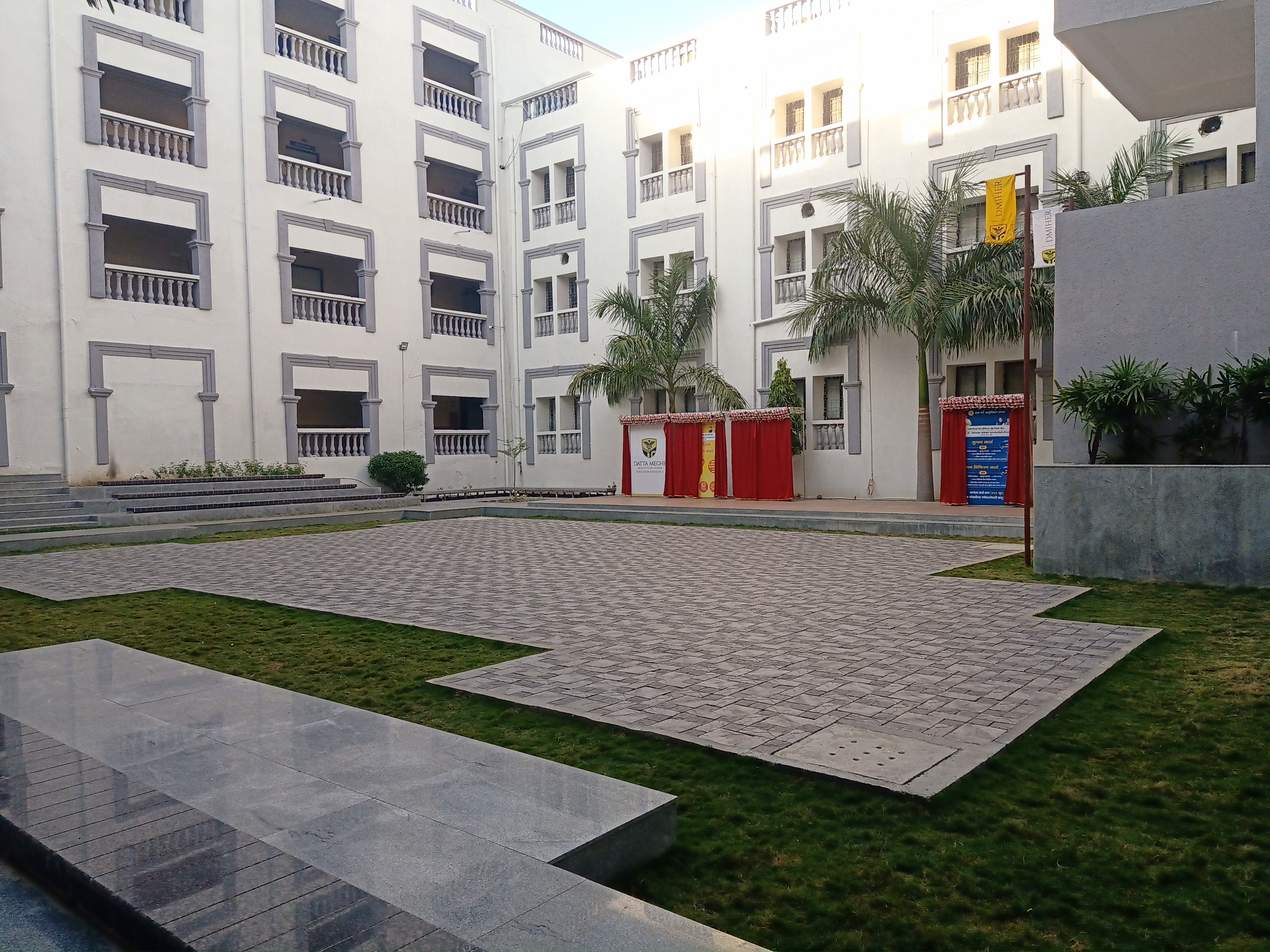 Datta Meghe Medical College, Nagpur campus view 5